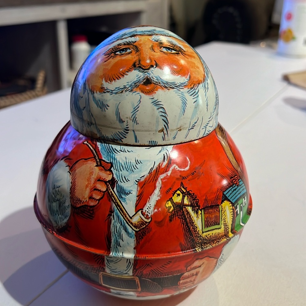 Vintage tin Santa roly-poly 1980